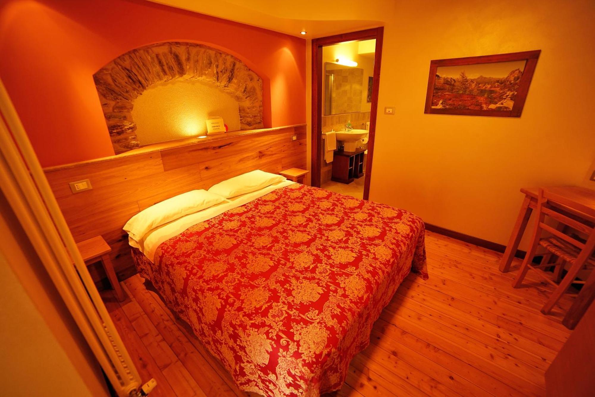 Pensione Albergo Diffuso Ceaglio Valle Maira مارمورا المظهر الخارجي الصورة